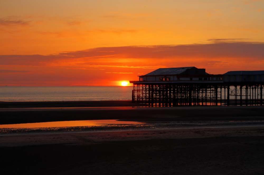 Rossall House , For Families & Couples Blackpool Exterior foto